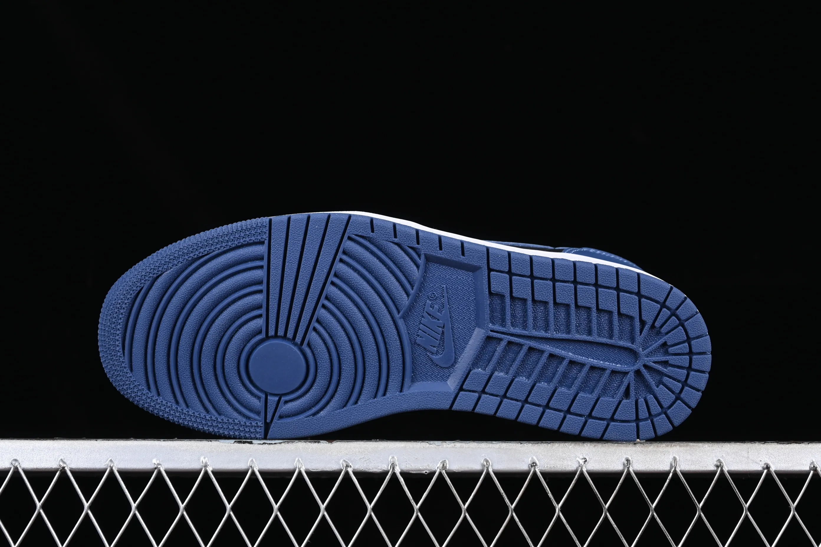 All categories Air Jordan Jordan series basketball shoes Air Jordan 1 Low G version pure original Air Jordan 1 Low OG AJ1 Joe 1 customized version black and blue full head layer low-top basketball shoes CZ0775-041